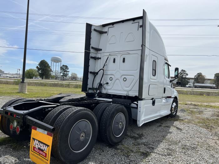 2019 Freightliner Cascadia-0