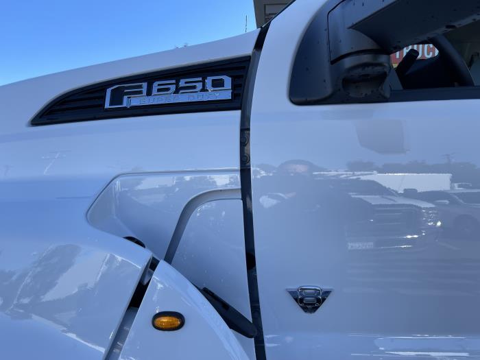 2024 Ford F-650-11