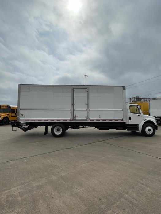 2017 Freightliner Business Class M2 106-0