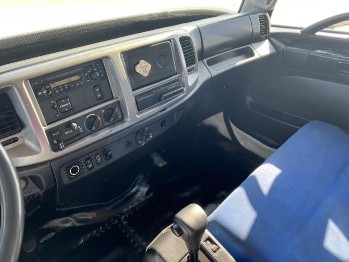 2013 Hino 268A-0