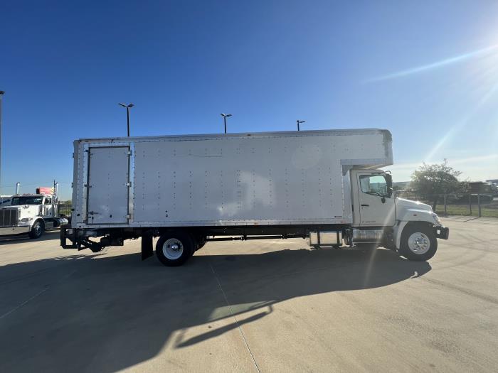 2013 Hino 268A-0
