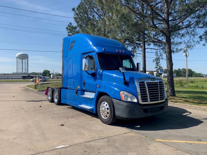 2016 Freightliner Cascadia-0