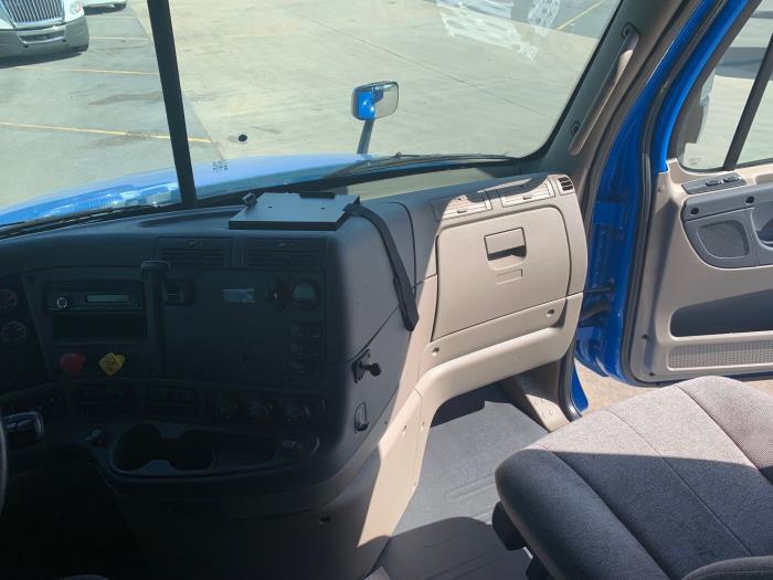 2016 Freightliner Cascadia-0