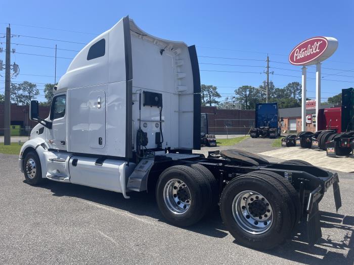 2020 Peterbilt 579-2