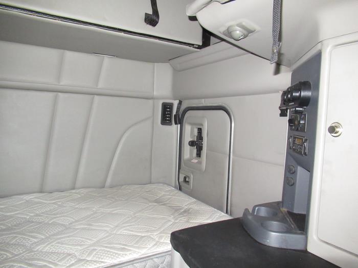2020 Peterbilt 579-33