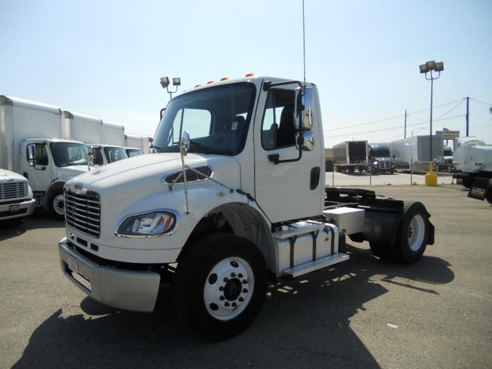 2015 Freightliner Business Class M2 106-0