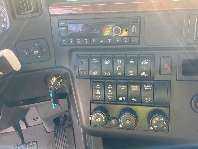 2022 International LT625-0