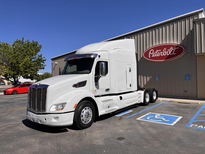 2017 Peterbilt 579-0