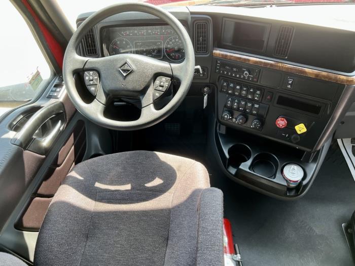 2022 International LT625-12