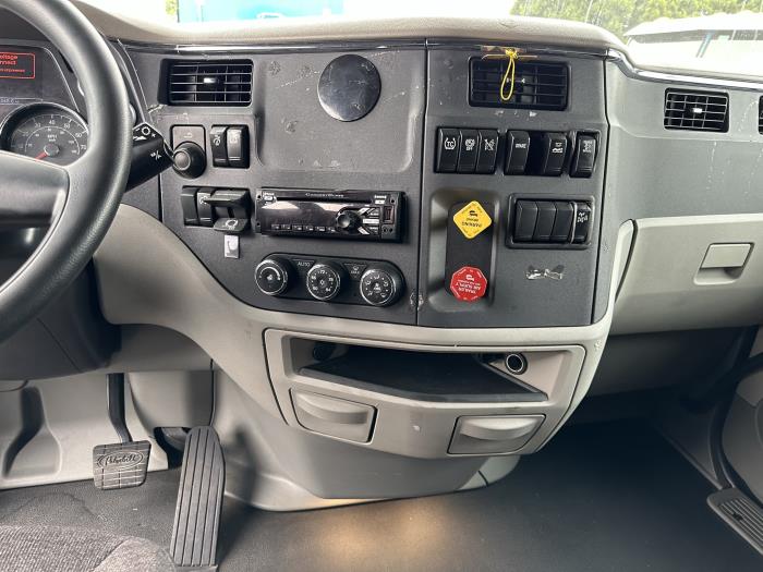 2019 Peterbilt 579-36