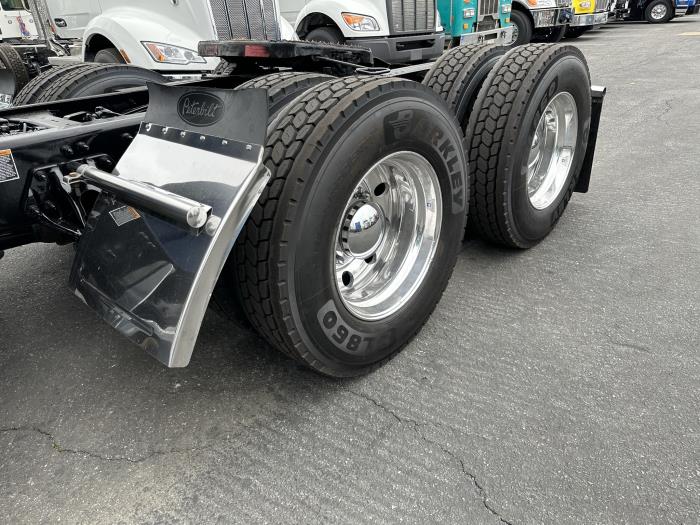 2019 Peterbilt 579-17