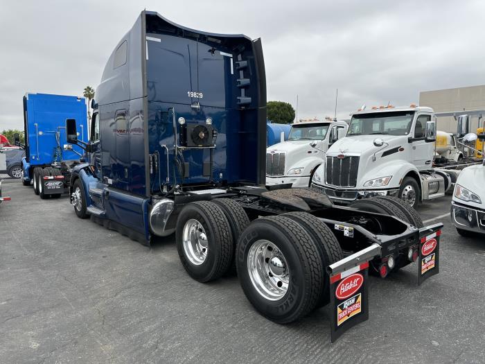 2019 Peterbilt 579-8