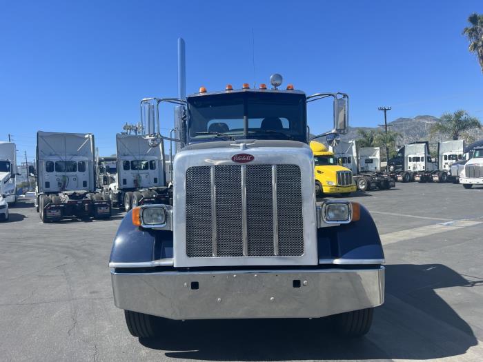 2015 Peterbilt 365-0