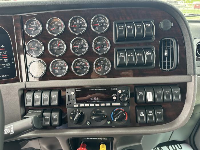 2024 Peterbilt 389-37