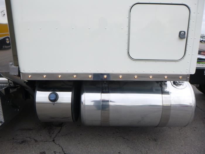 2021 Peterbilt 389-15