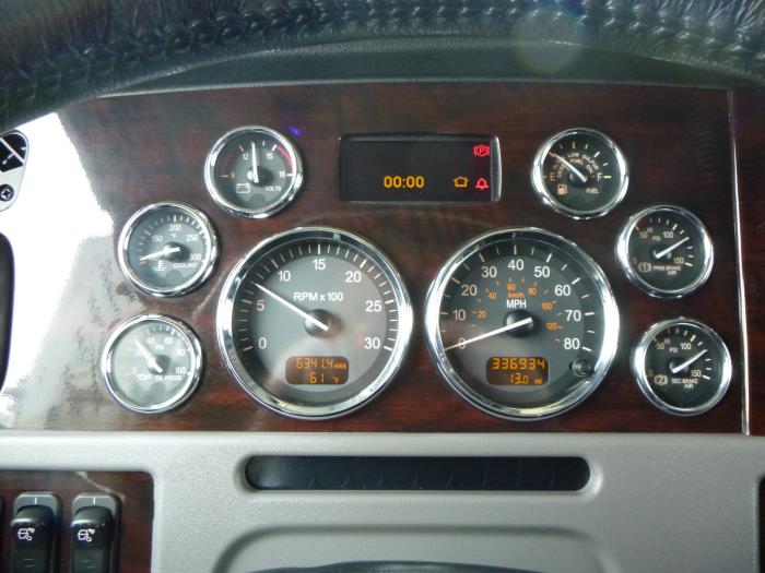 2021 Peterbilt 389-28