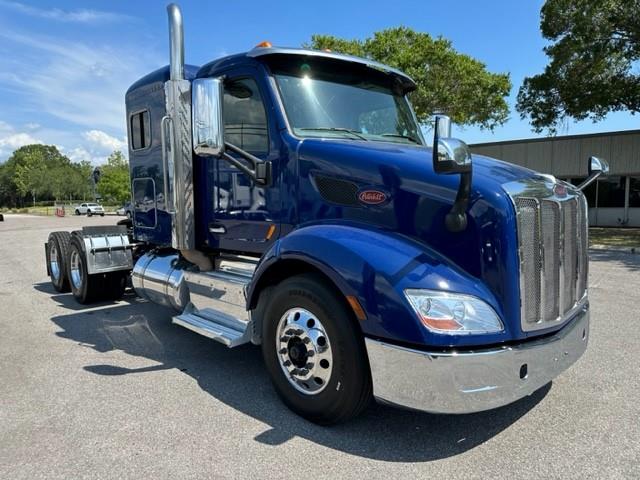 2017 Peterbilt 579-0