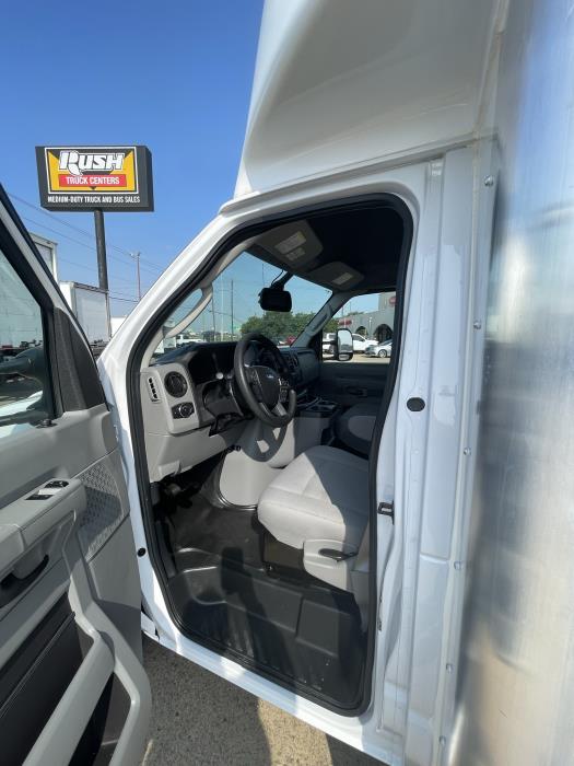 2022 Ford E-350-0