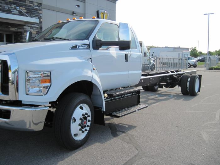 2024 Ford F-750-2