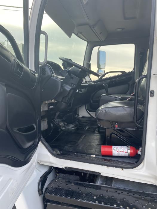 2018 Hino 268A-0