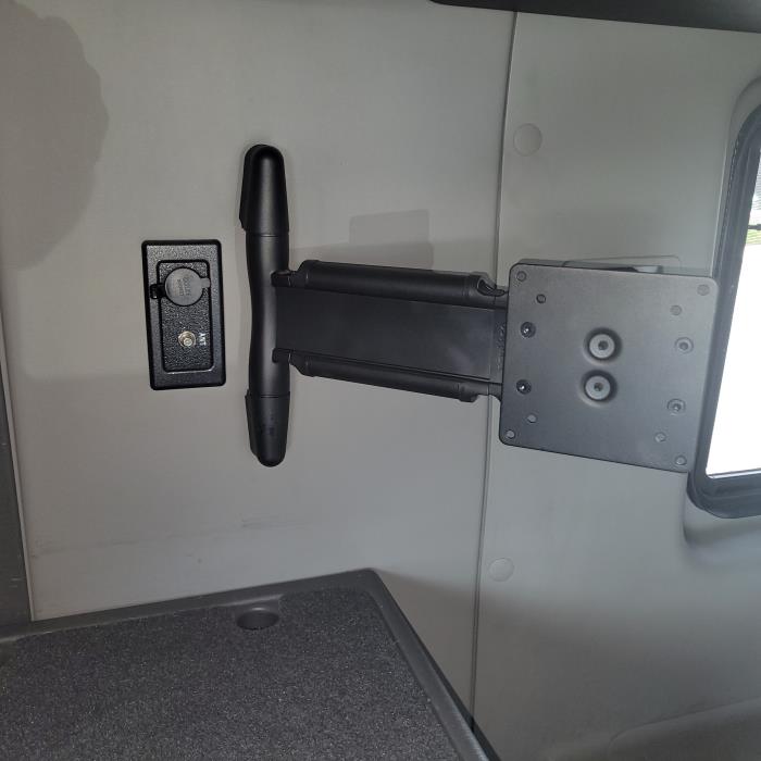 2021 International LT625-27