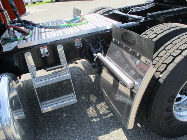 2024 Peterbilt 389-11