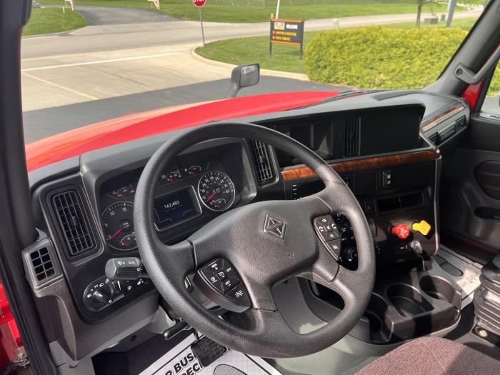 2022 International LT625-27