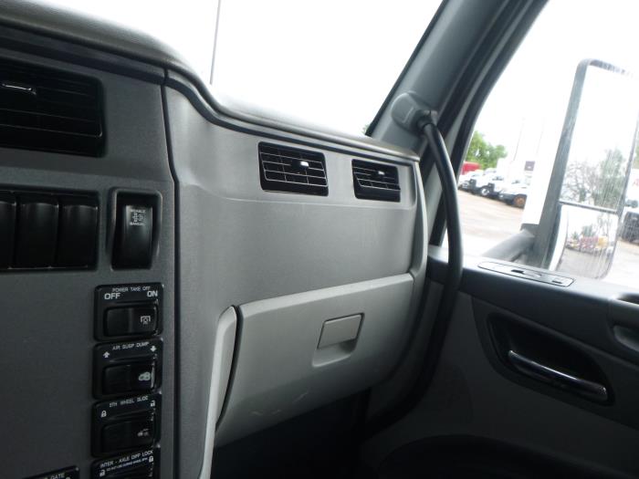 2016 Peterbilt 579-14