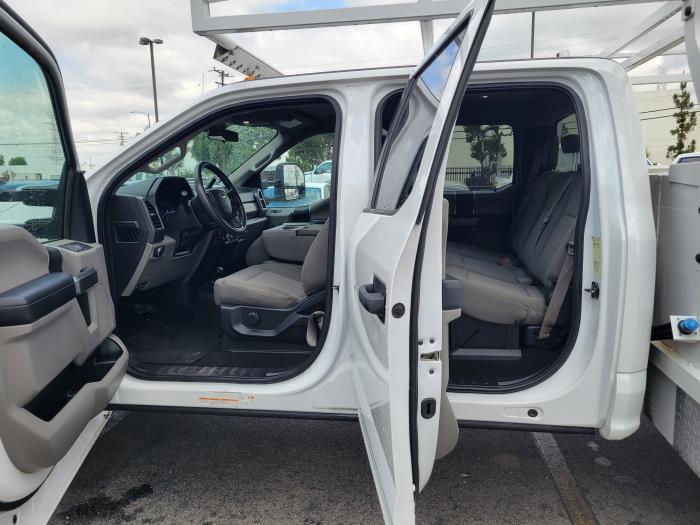 2019 Ford F-550-8
