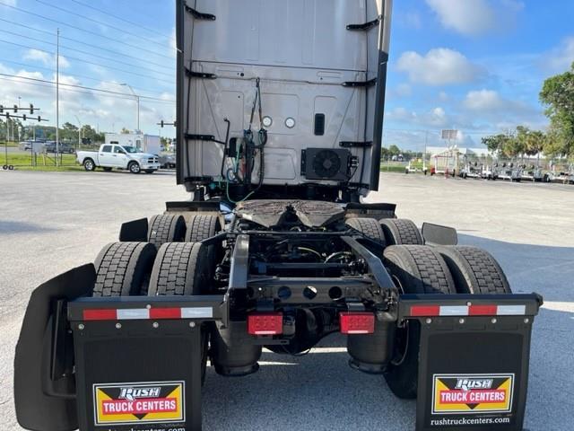 2022 International LT625-4