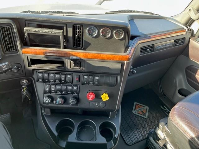 2022 International LT625-17