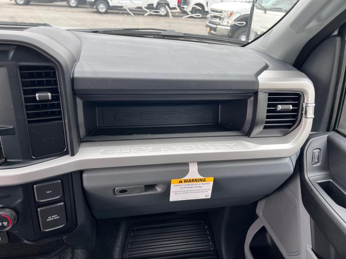 2023 Ford F-250-23