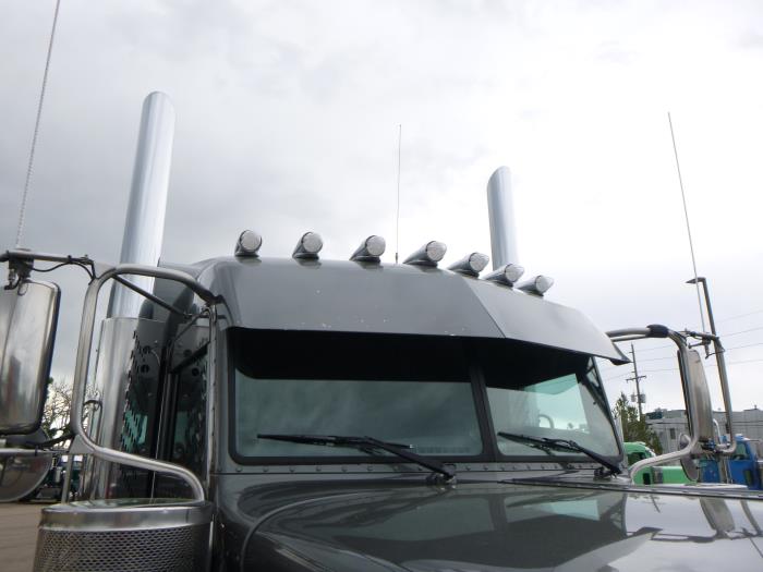 2021 Peterbilt 389-9