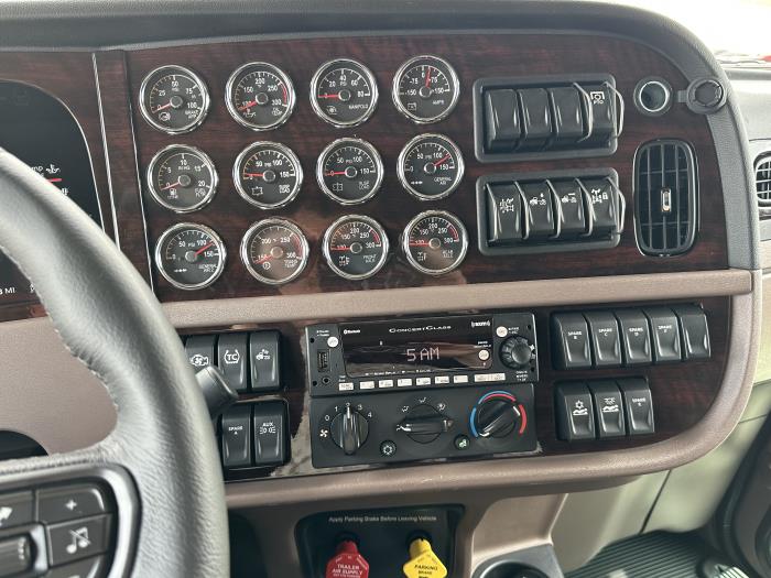 2024 Peterbilt 389-10