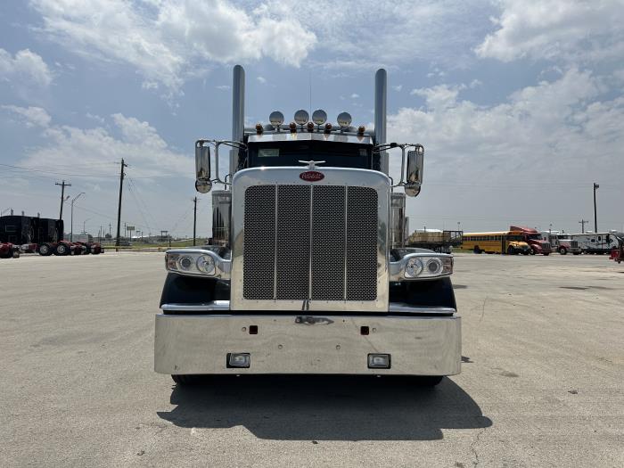 2024 Peterbilt 389-3