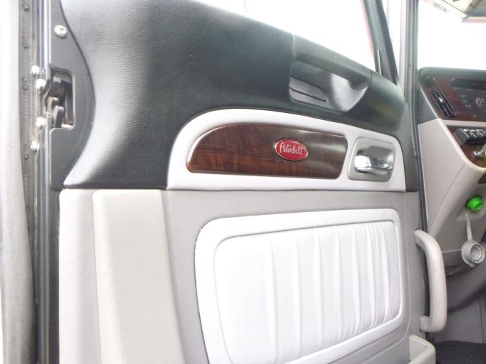 2022 Peterbilt 389-21