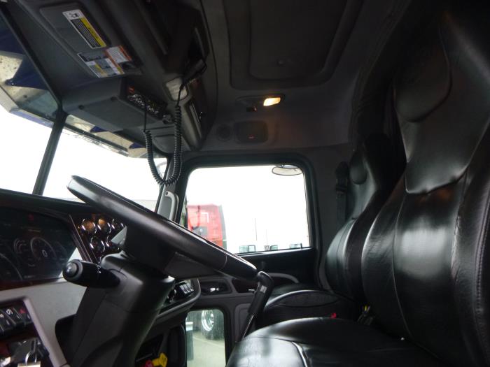 2022 Peterbilt 389-22