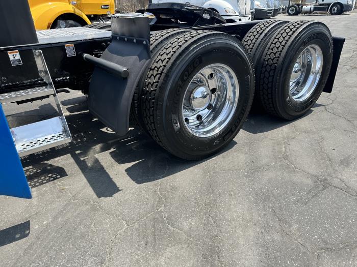 2020 Peterbilt 579-28