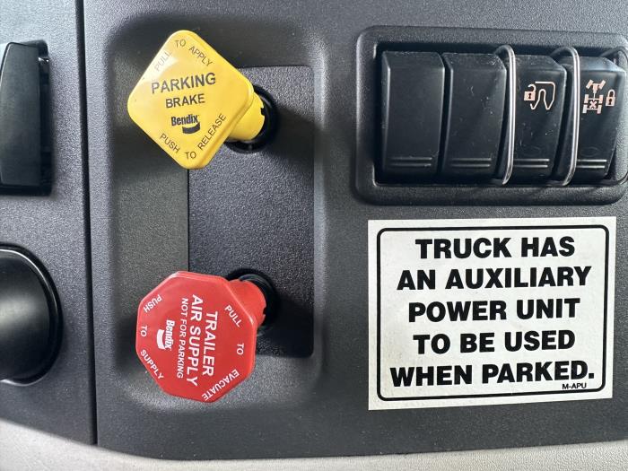 2020 Peterbilt 579-57