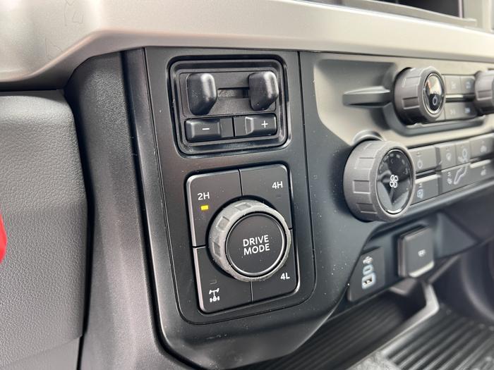 2023 Ford F-350-31