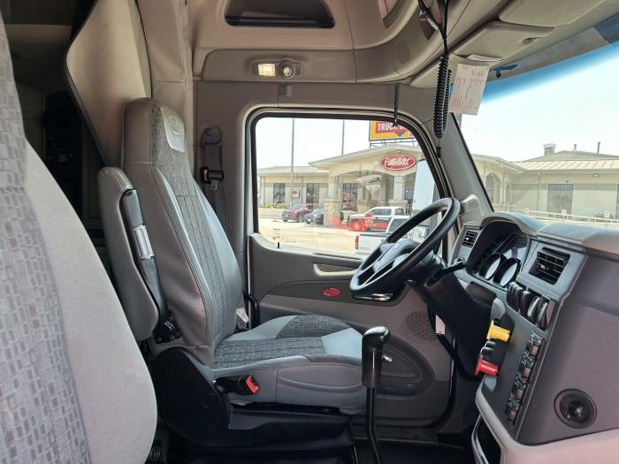 2018 Peterbilt 579-24