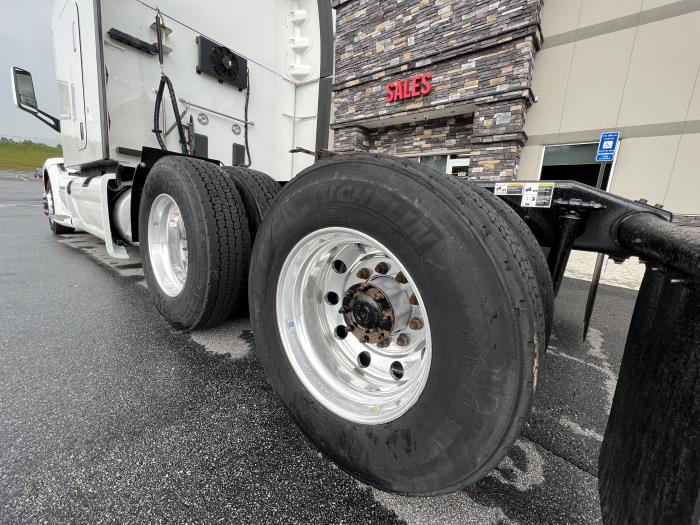 2020 Peterbilt 579-11