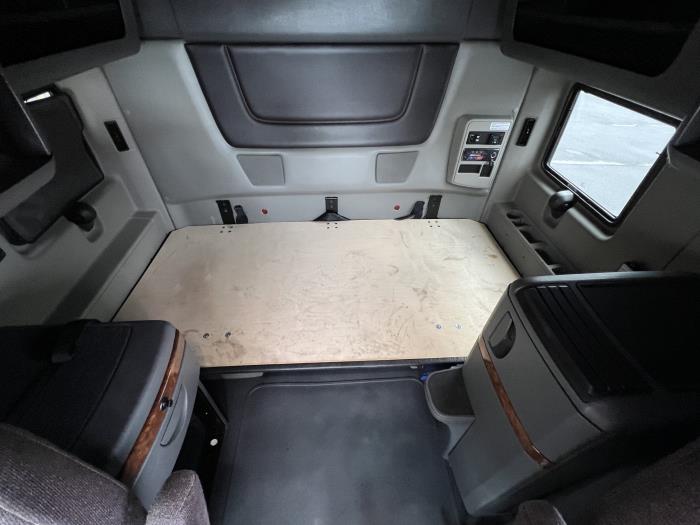 2022 International LT625-22