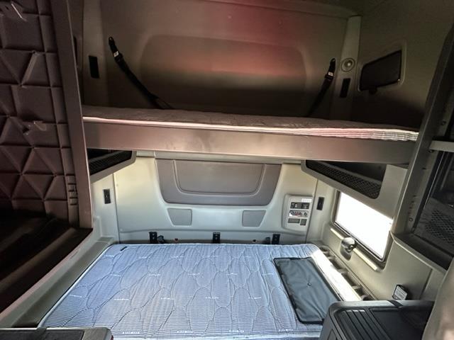 2022 International LT625-19