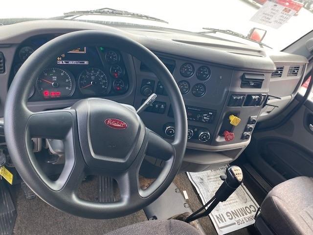 2015 Peterbilt 579-4