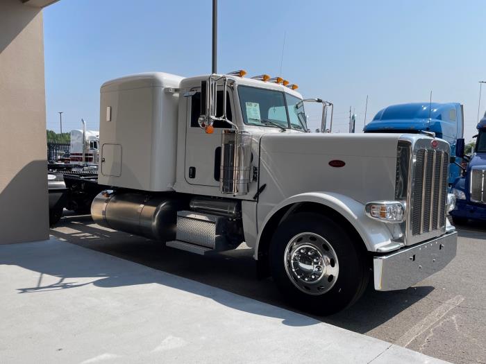 2024 Peterbilt 389-8