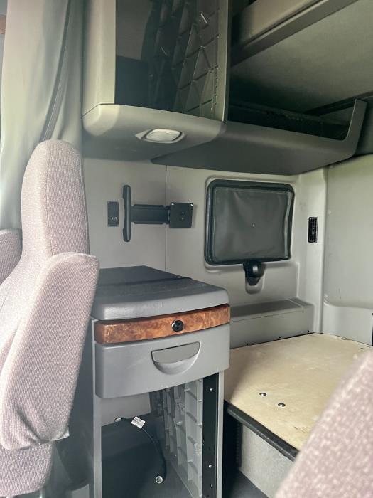 2022 International LT625-7
