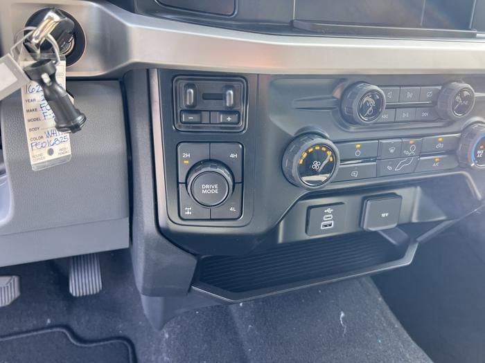 2023 Ford F-250-18