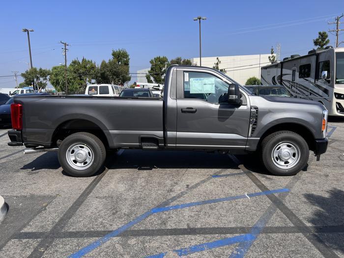 2023 Ford F-350-4