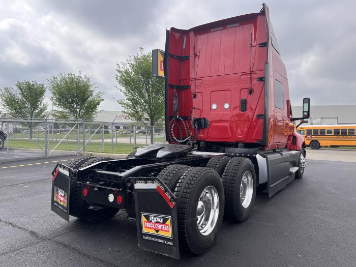 2022 International LT625-10